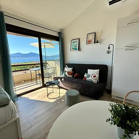 Vue A Porticcio Piscine Et Parking Apartment Porticcio (Corsica)