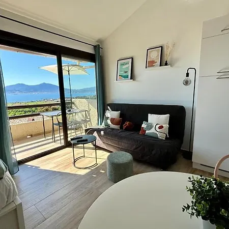 Vue A Porticcio Piscine Et Parking